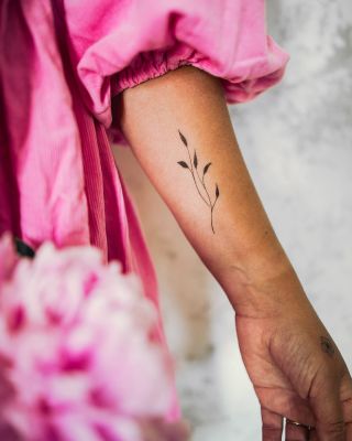 Období tetovaček se blíží. 🌸🤩 www.kousekpribehu.cz #docasnetetovacky #tetovacky #tetovani #tattoo #ink